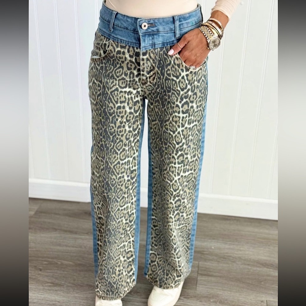 🍒BOGO50%🍒🆕💙BALBOA: Blue Denim & Leopard Pants MEDIUM